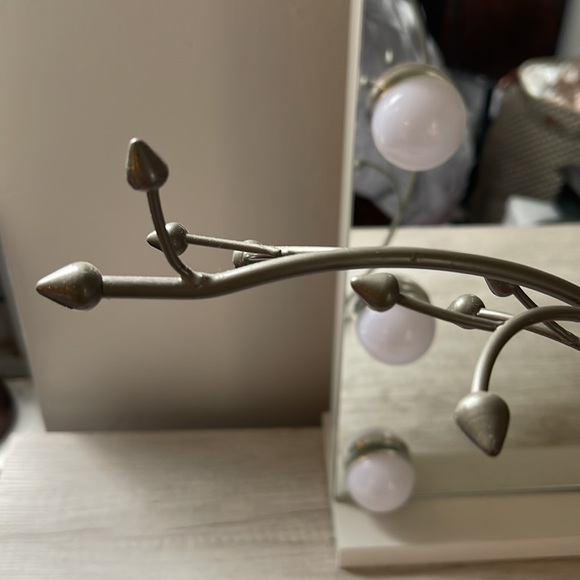 Leaf Jewelry Holder - Picture 2 of 8